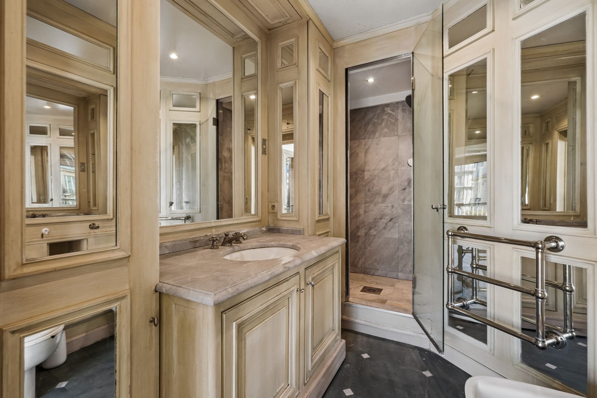 appartement 3 Pièces en vente sur PARIS (75008)