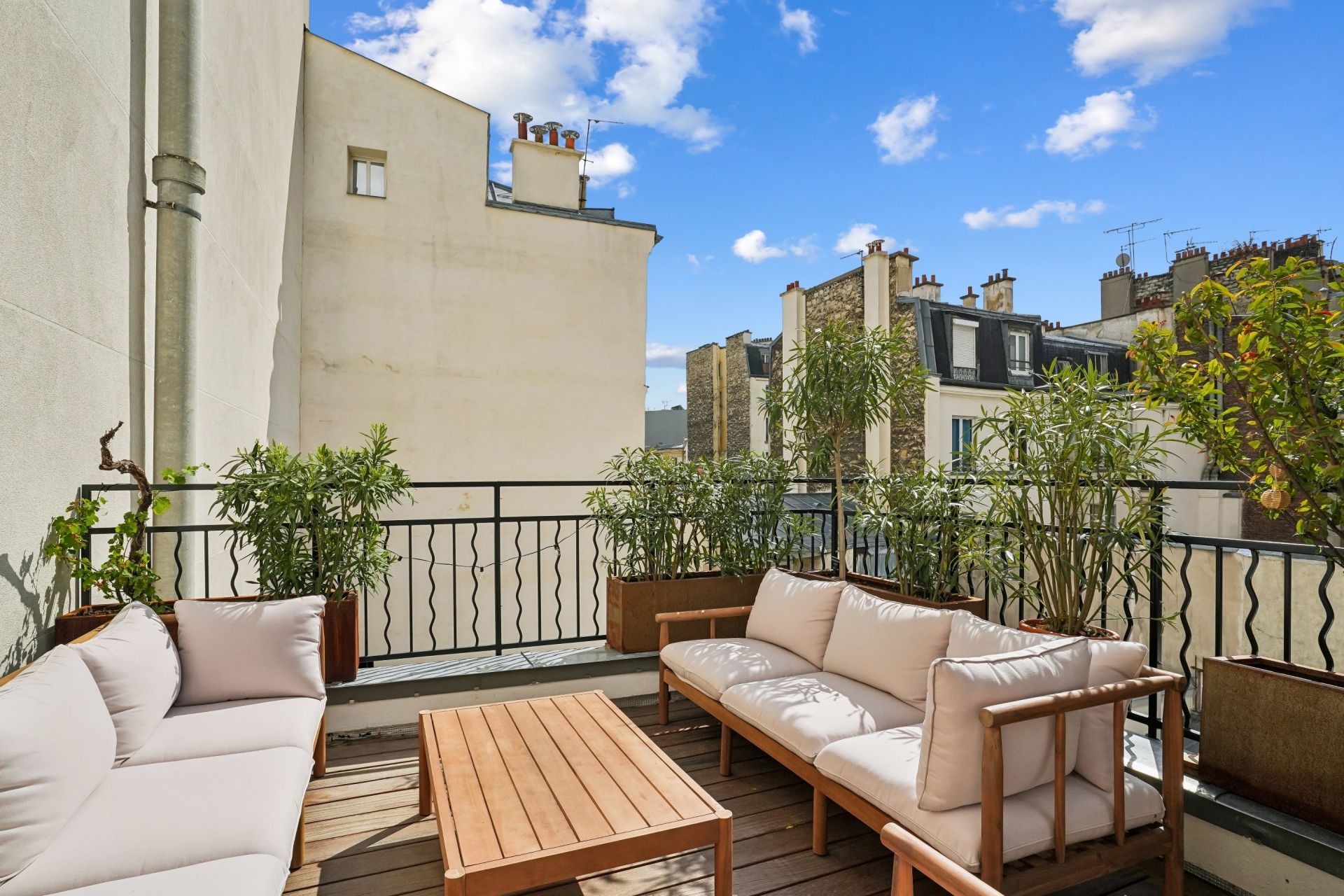 architect's house 7 Rooms for sale on PARIS (75018)