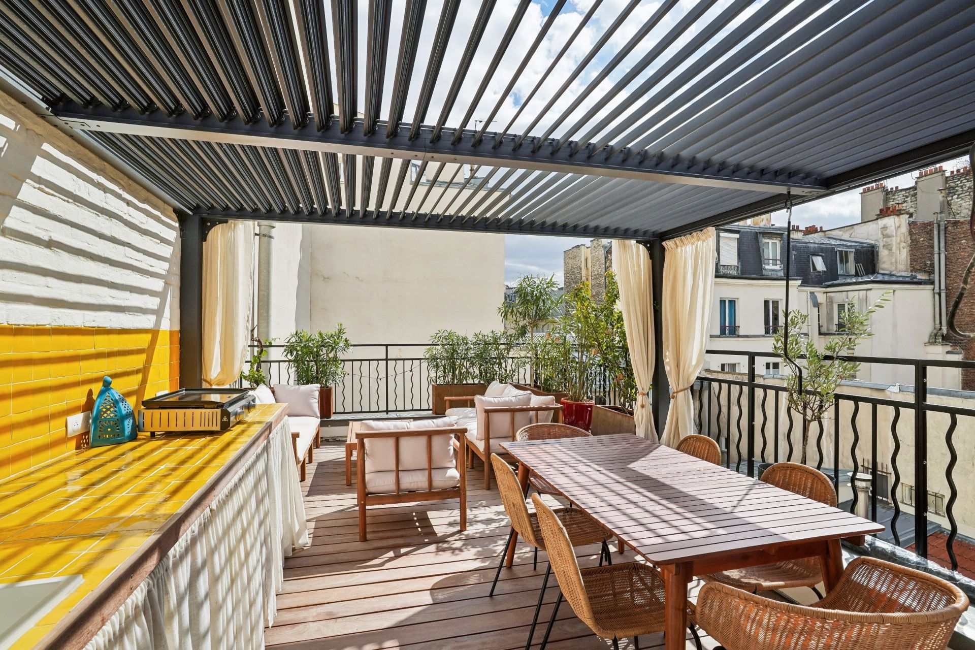 architect's house 7 Rooms for sale on PARIS (75018)