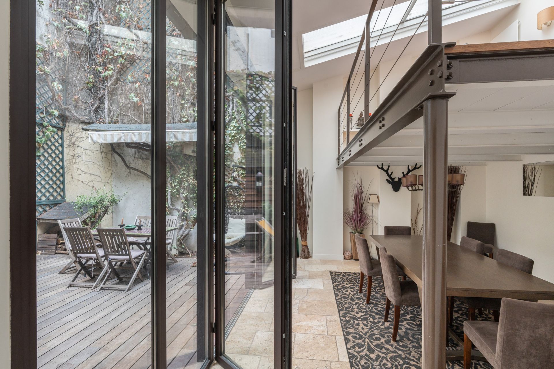 house 7 Rooms for sale on PARIS (75007)