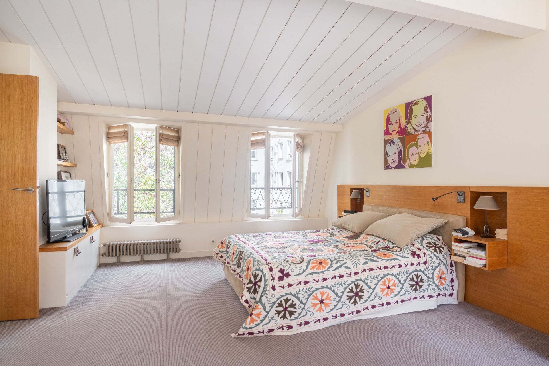house 7 Rooms for sale on PARIS (75007)