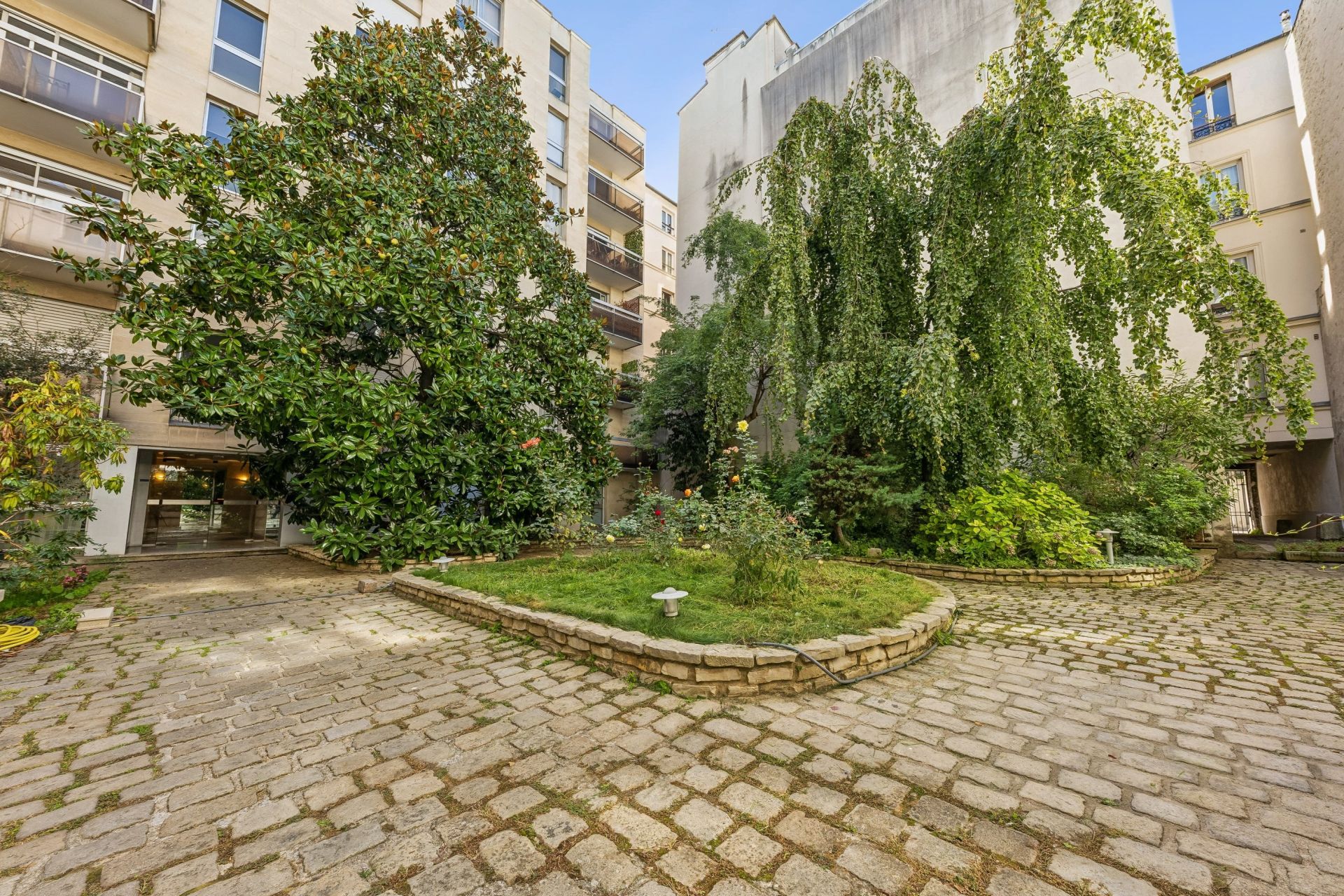 apartment 2 Rooms for sale on PARIS (75007)