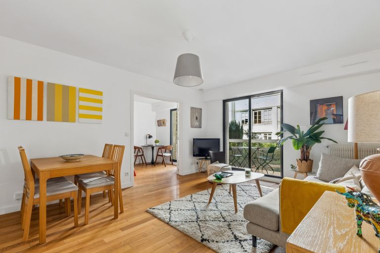 apartment 2 Rooms for sale on PARIS (75007)