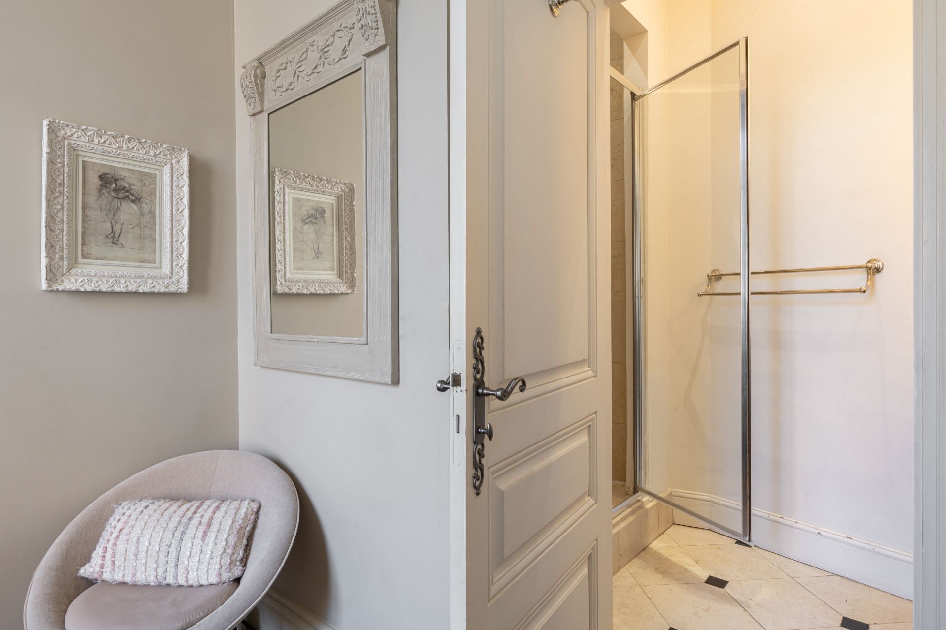 apartment 3 Rooms for sale on PARIS (75006)