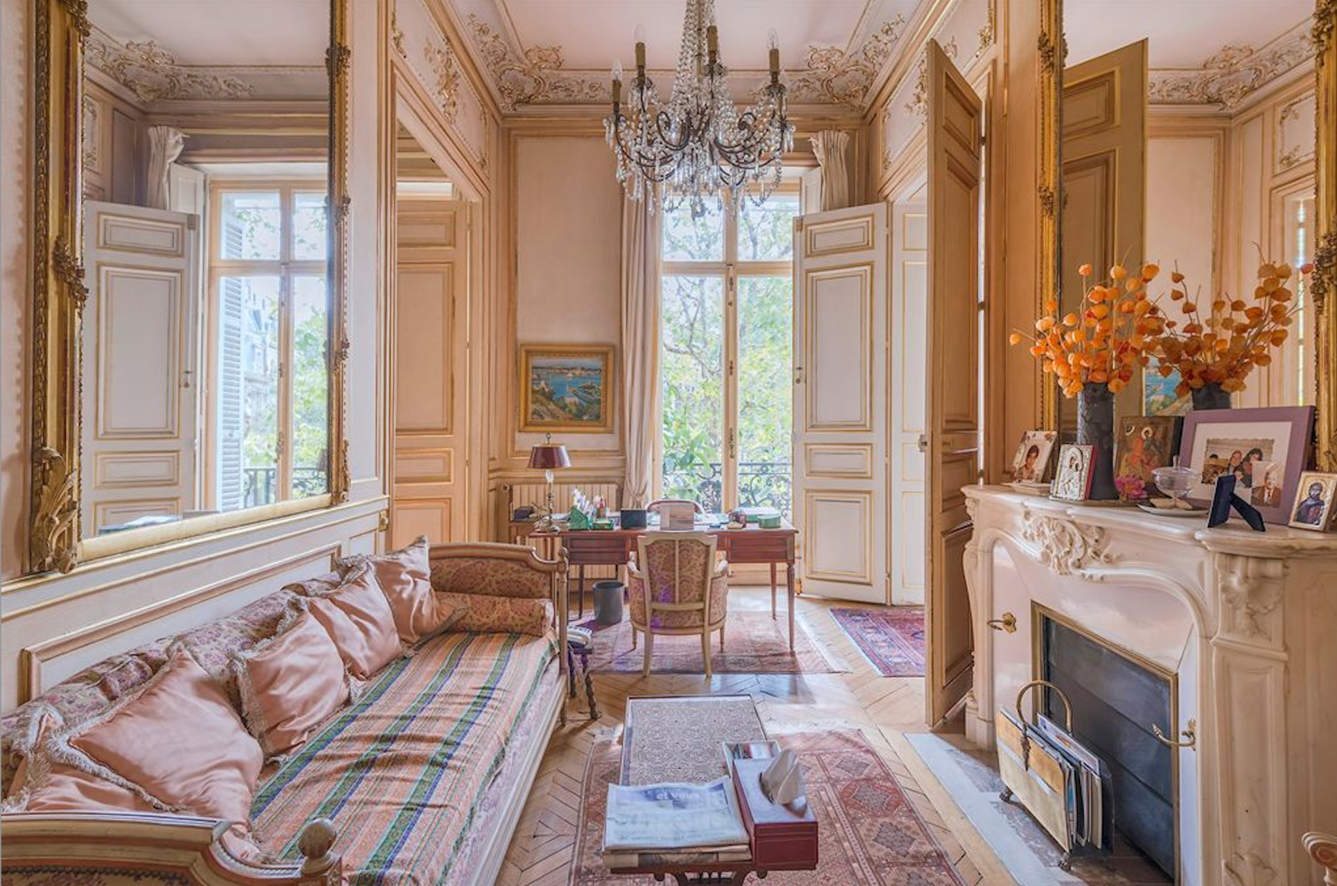apartment 10 Rooms for sale on PARIS (75008)