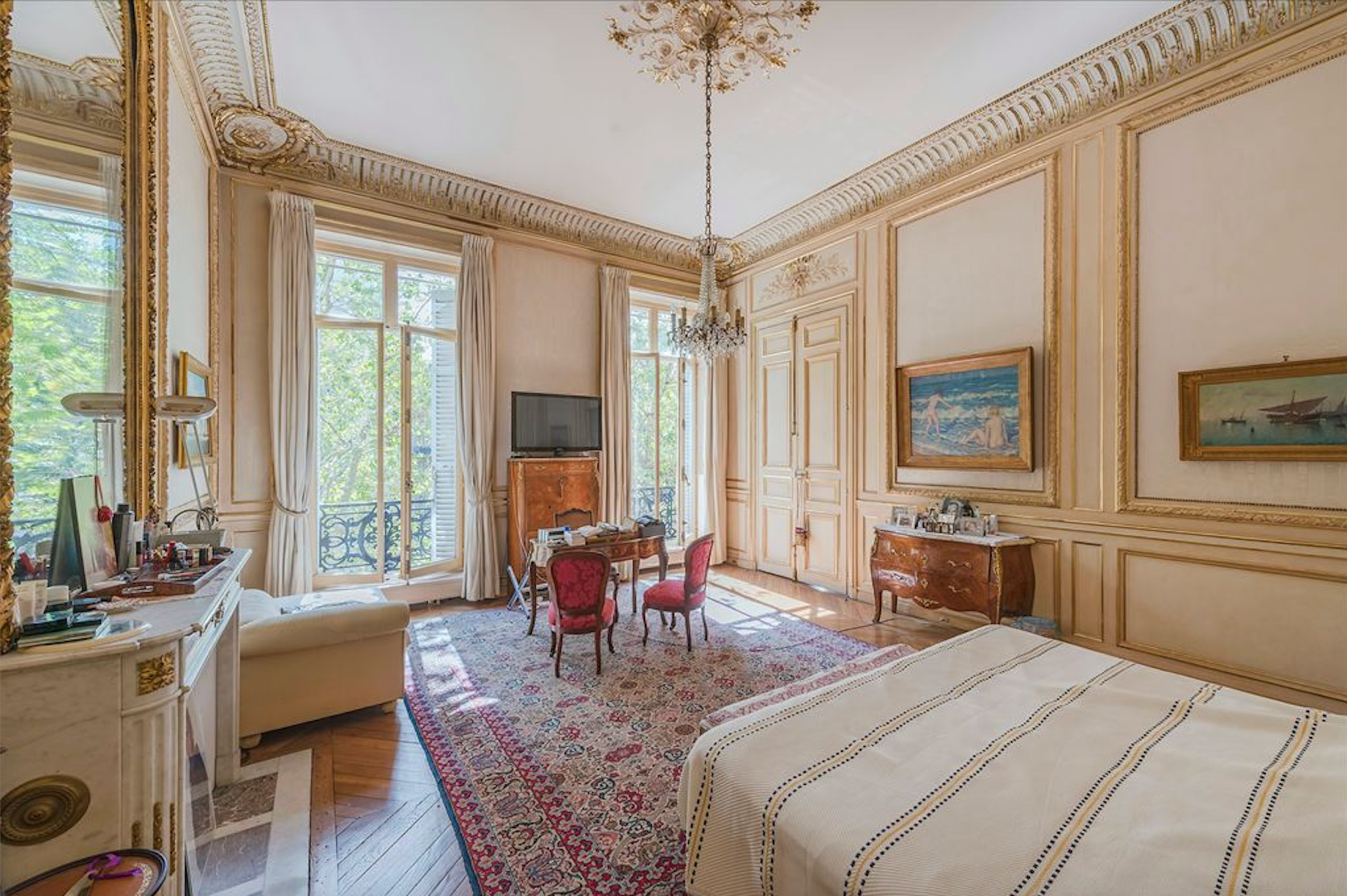 apartment 10 Rooms for sale on PARIS (75008)