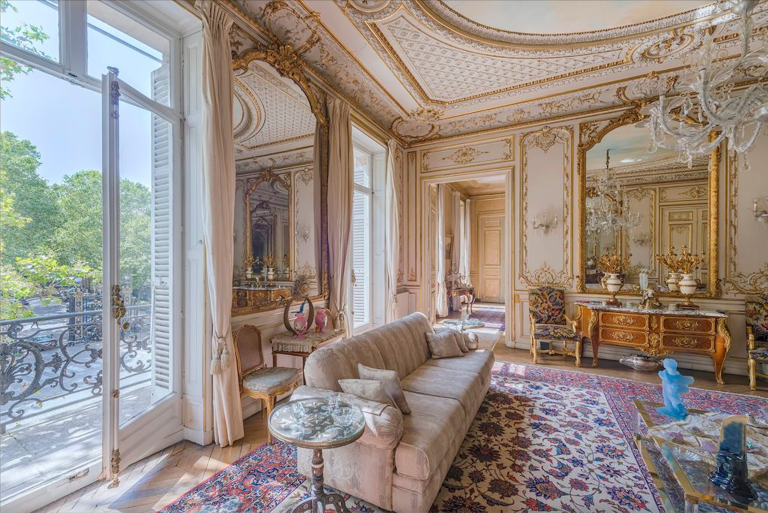 apartment 10 Rooms for sale on PARIS (75008)
