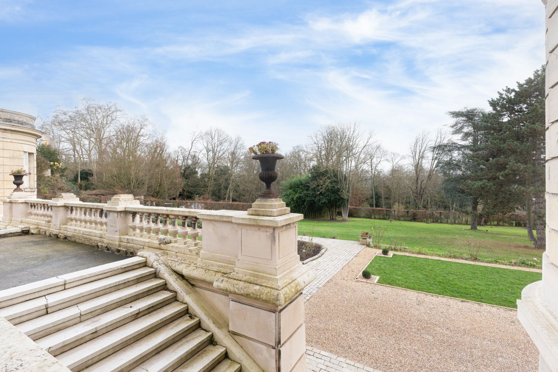 house 10 Rooms for sale on LOUVECIENNES (78430)