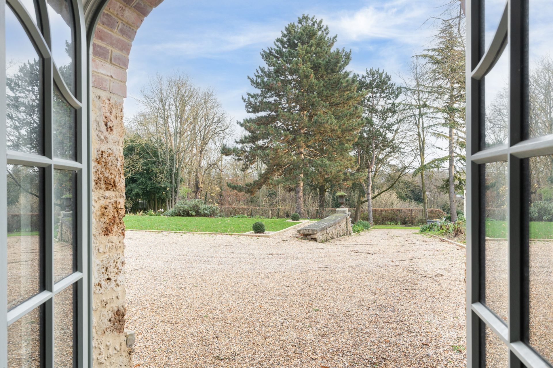 house 10 Rooms for sale on LOUVECIENNES (78430)