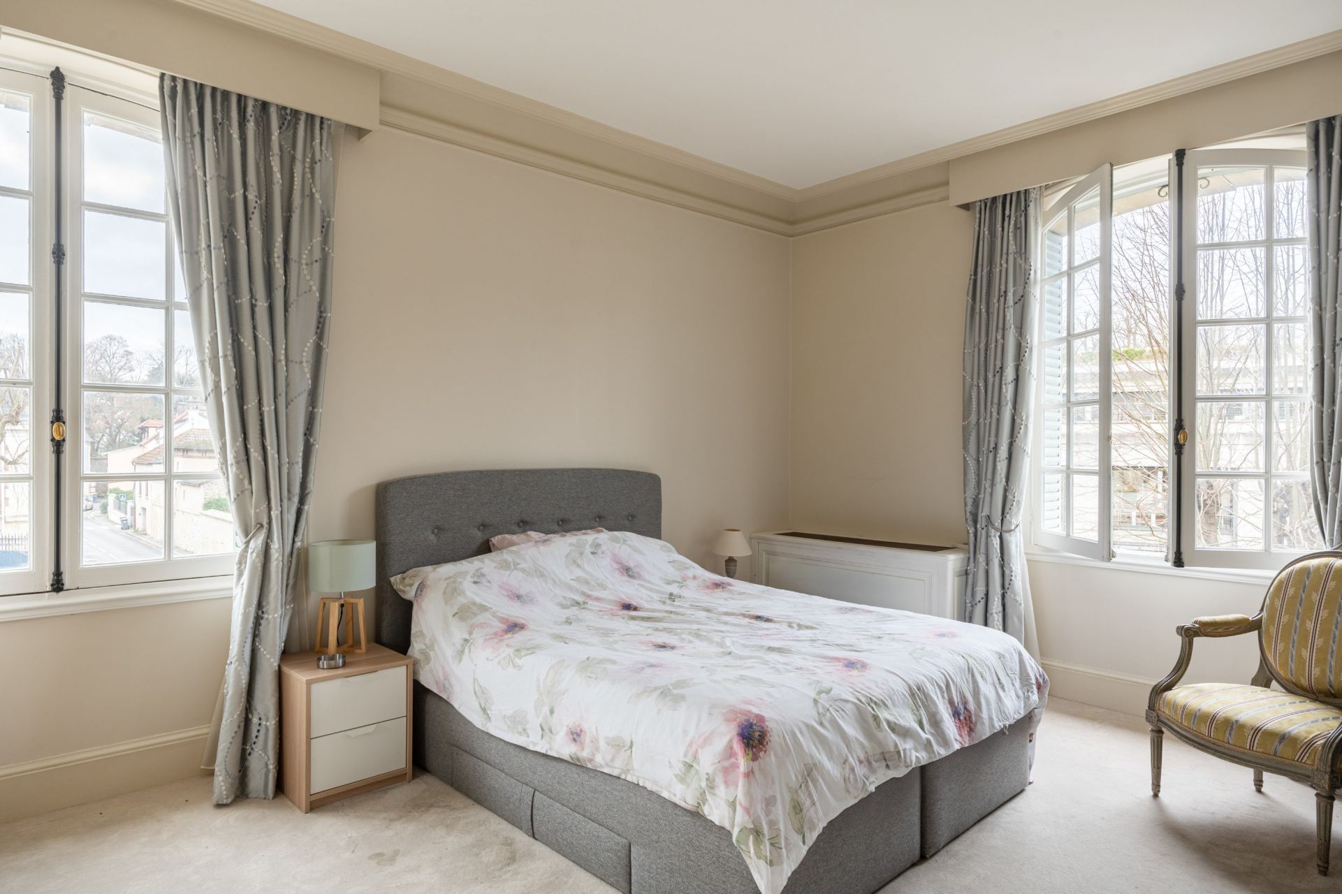 house 10 Rooms for sale on LOUVECIENNES (78430)