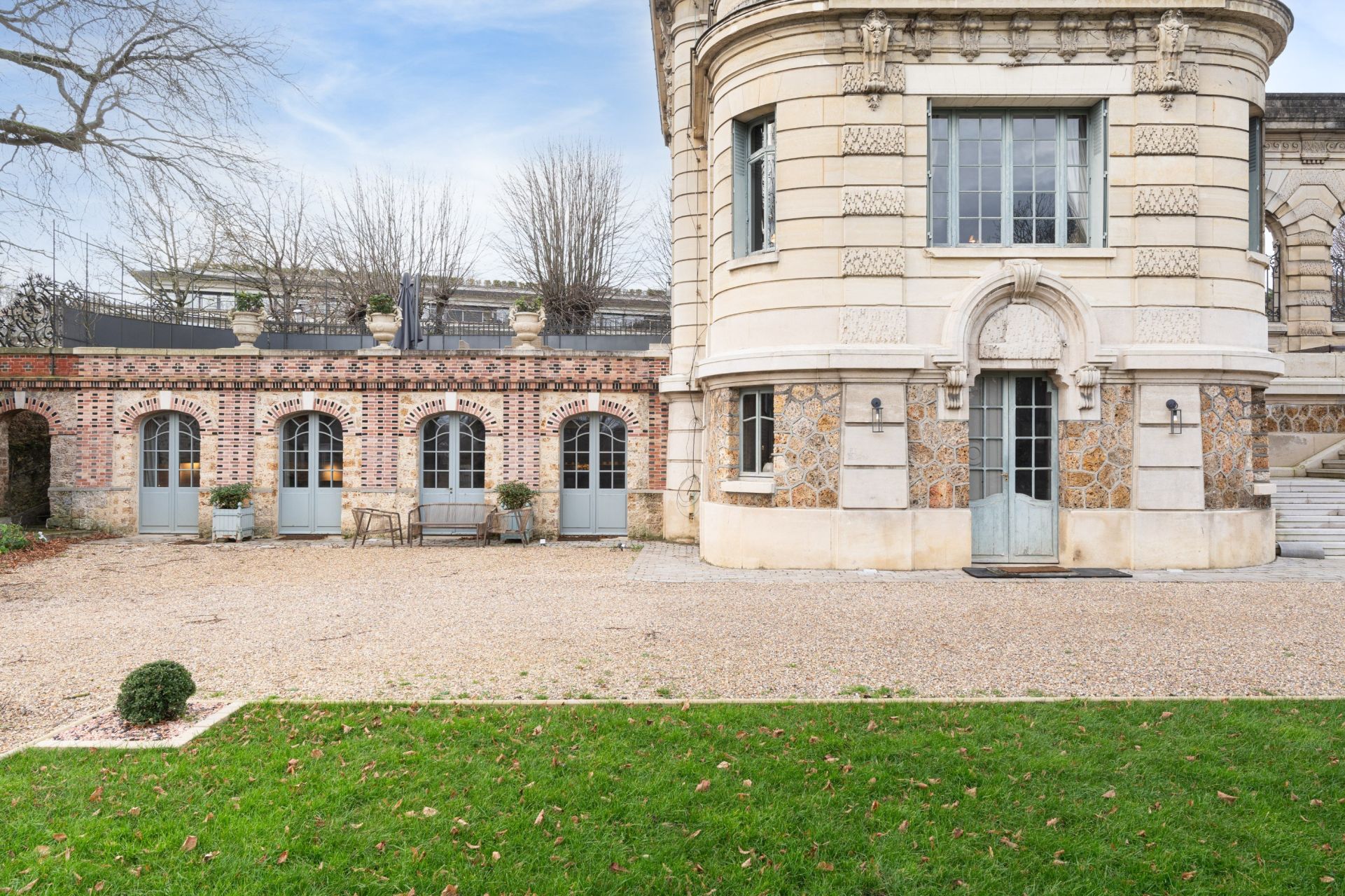 house 10 Rooms for sale on LOUVECIENNES (78430)