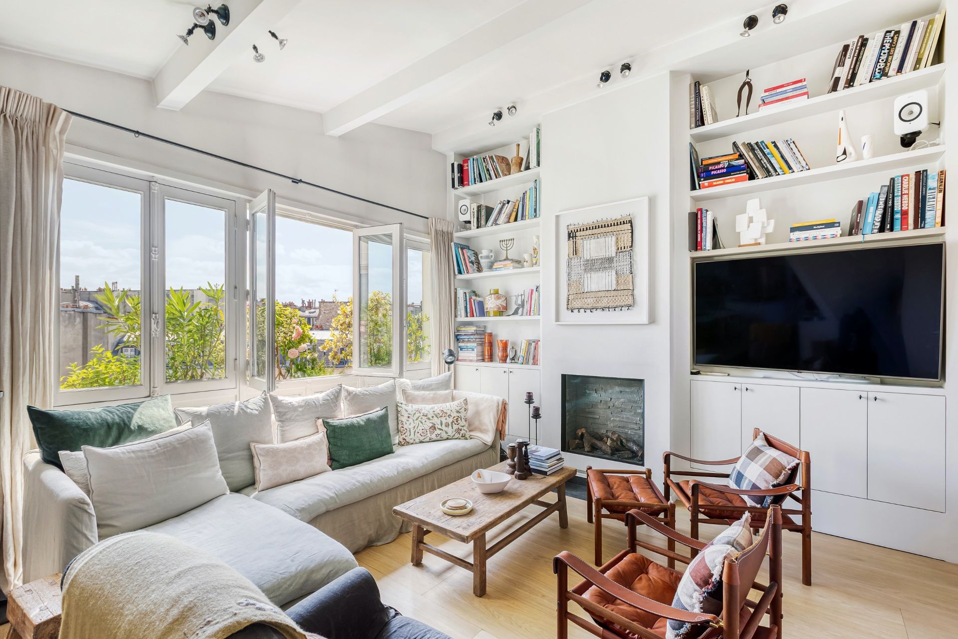 apartment 6 Rooms for sale on PARIS (75007)