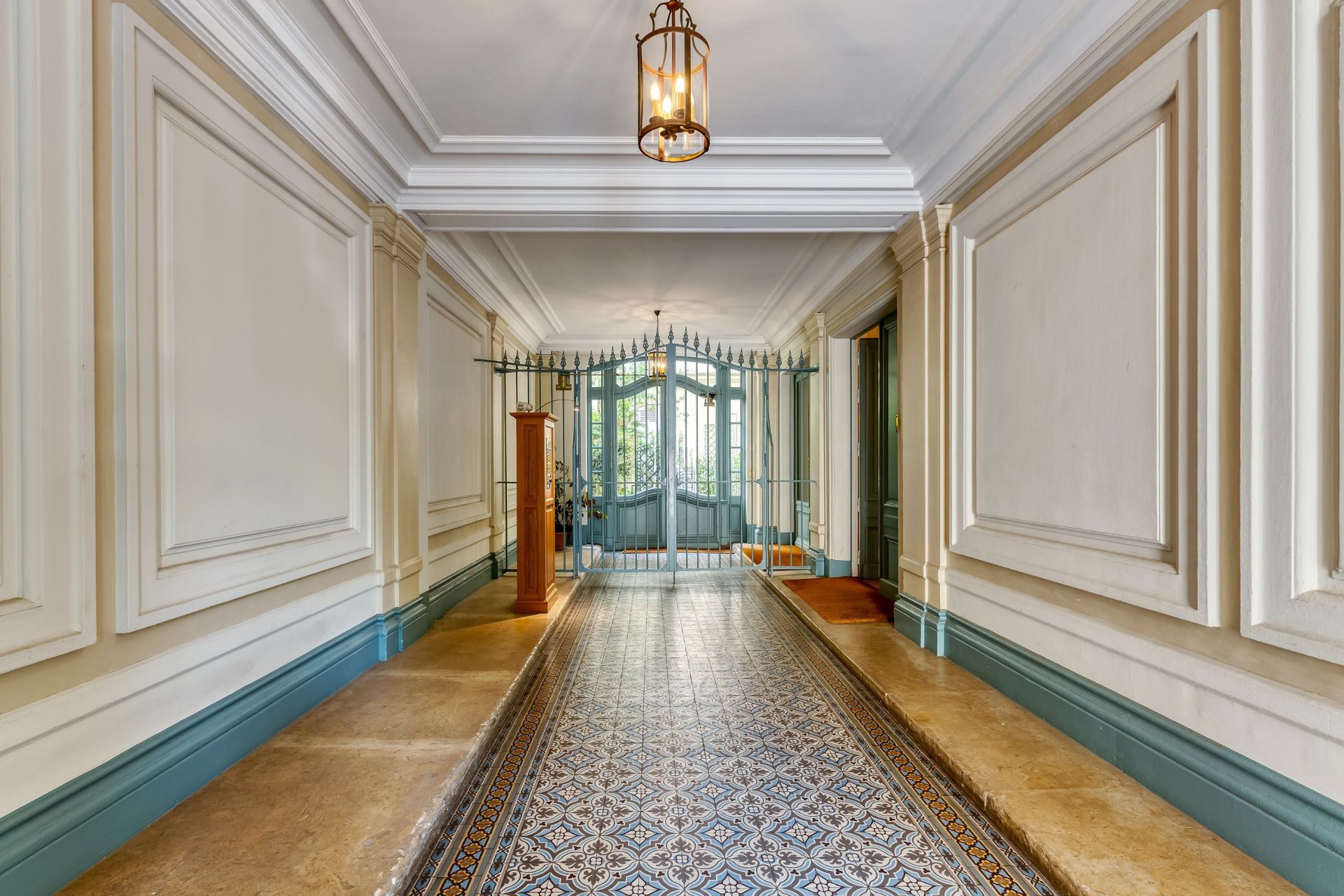 apartment 6 Rooms for sale on PARIS (75007)