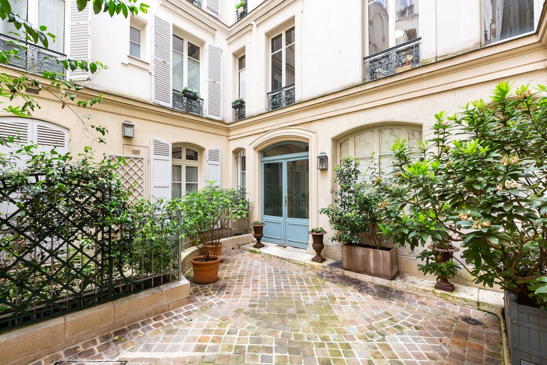 apartment 6 Rooms for sale on PARIS (75007)