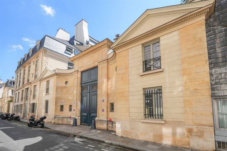 parking space for sale on PARIS (75007)
