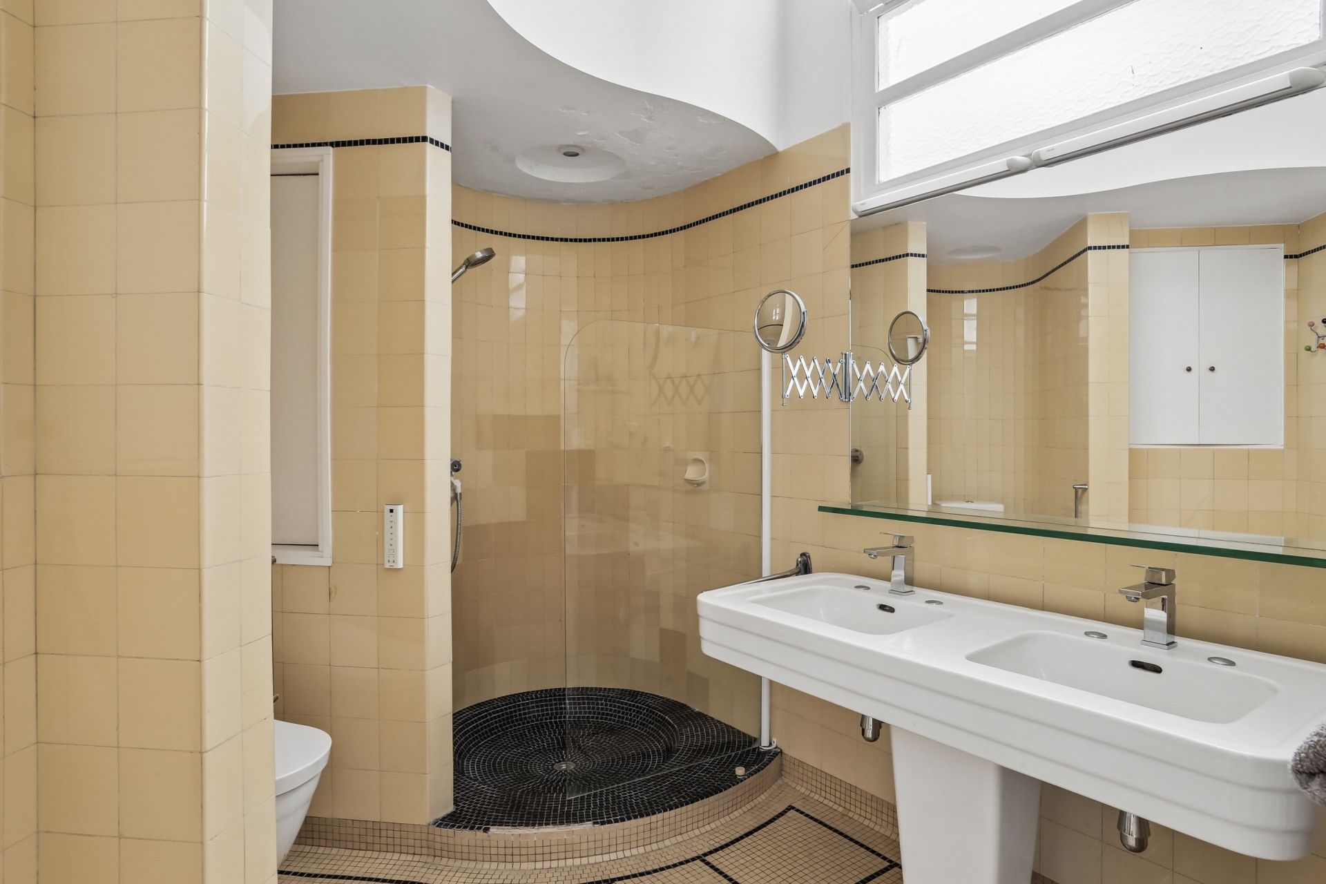 apartment 7 Rooms for sale on PARIS (75006)