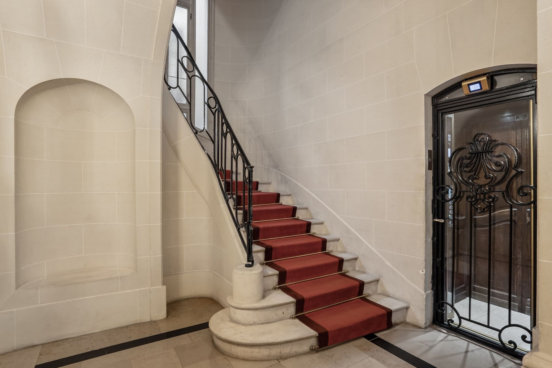 apartment 7 Rooms for sale on PARIS (75006)