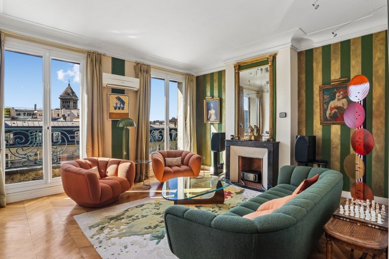 apartment 7 Rooms for sale on PARIS (75006)