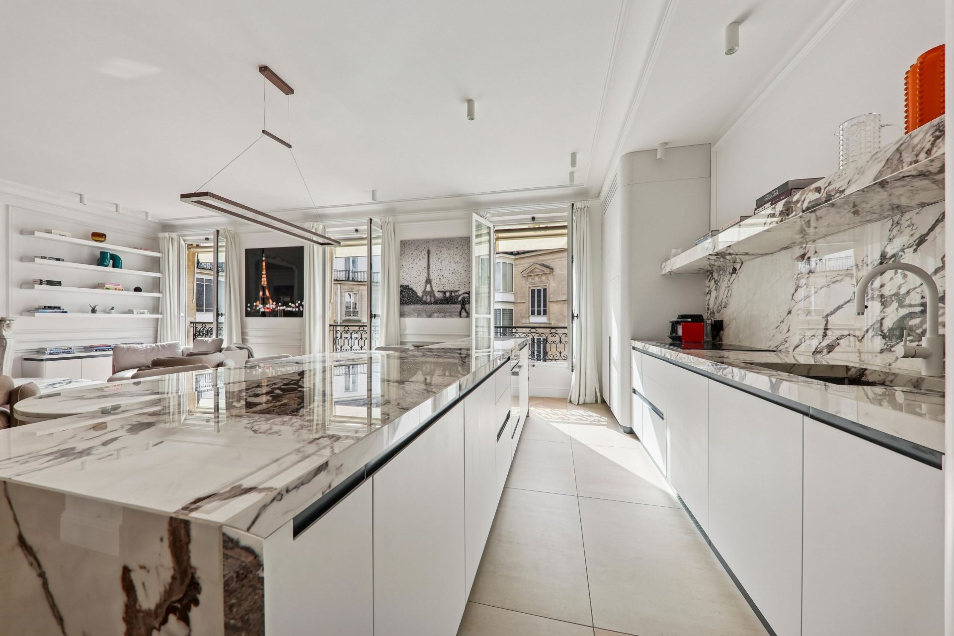apartment 4 Rooms for rent on PARIS (75008)