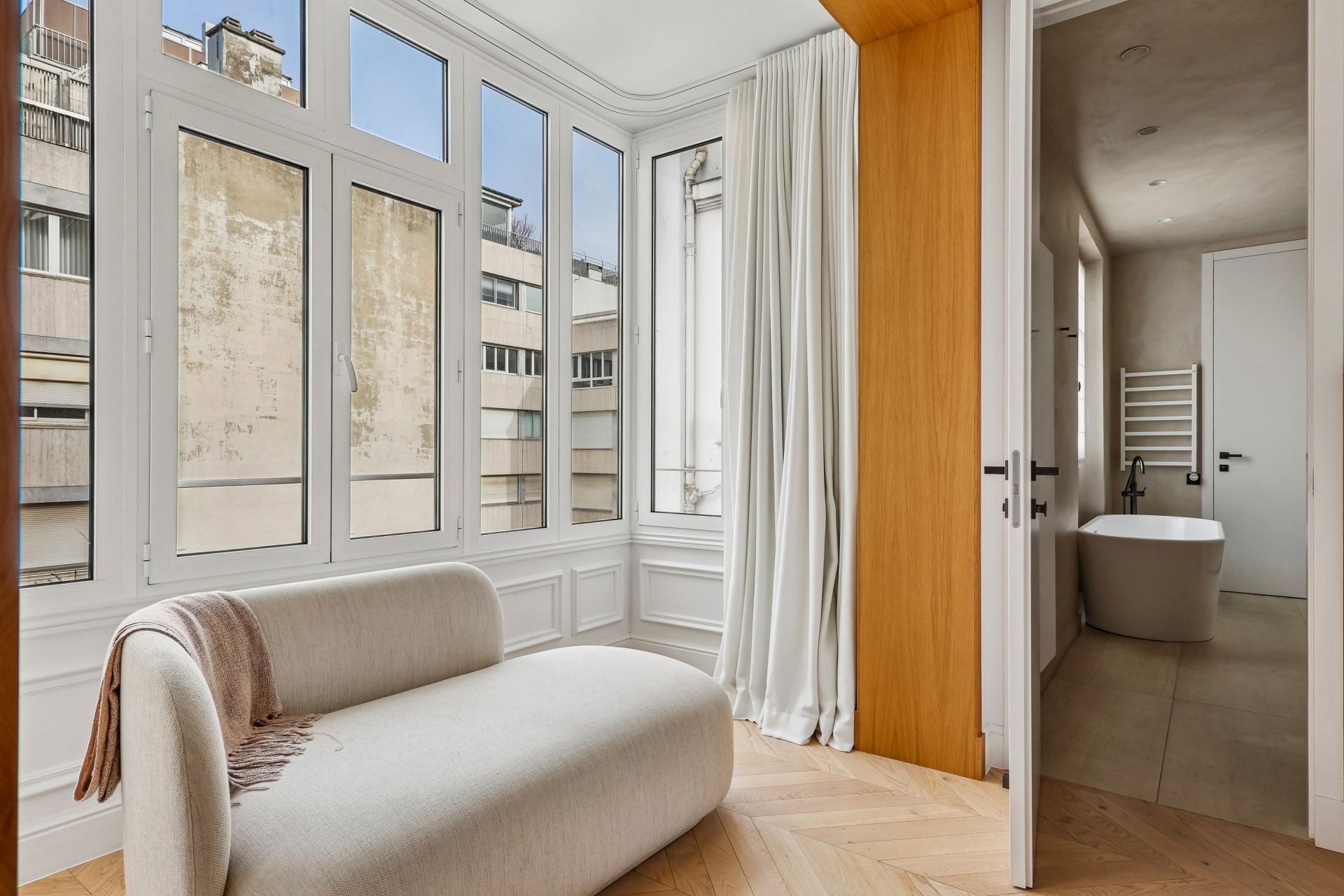 apartment 4 Rooms for rent on PARIS (75008)