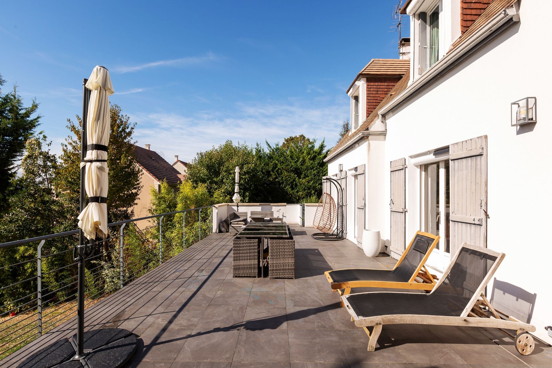 house 10 Rooms for sale on TRIEL SUR SEINE (78510)