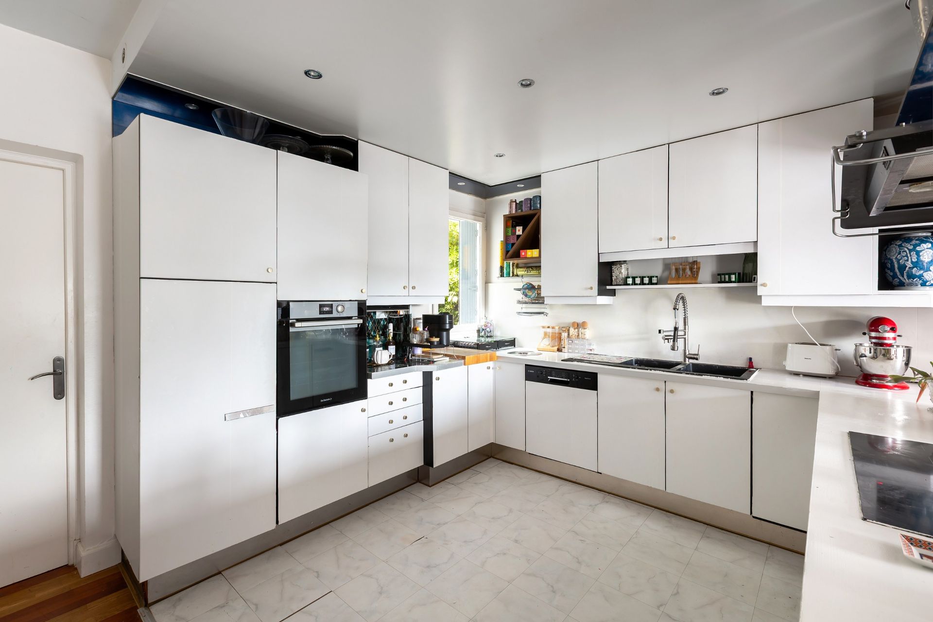 house 10 Rooms for sale on TRIEL SUR SEINE (78510)