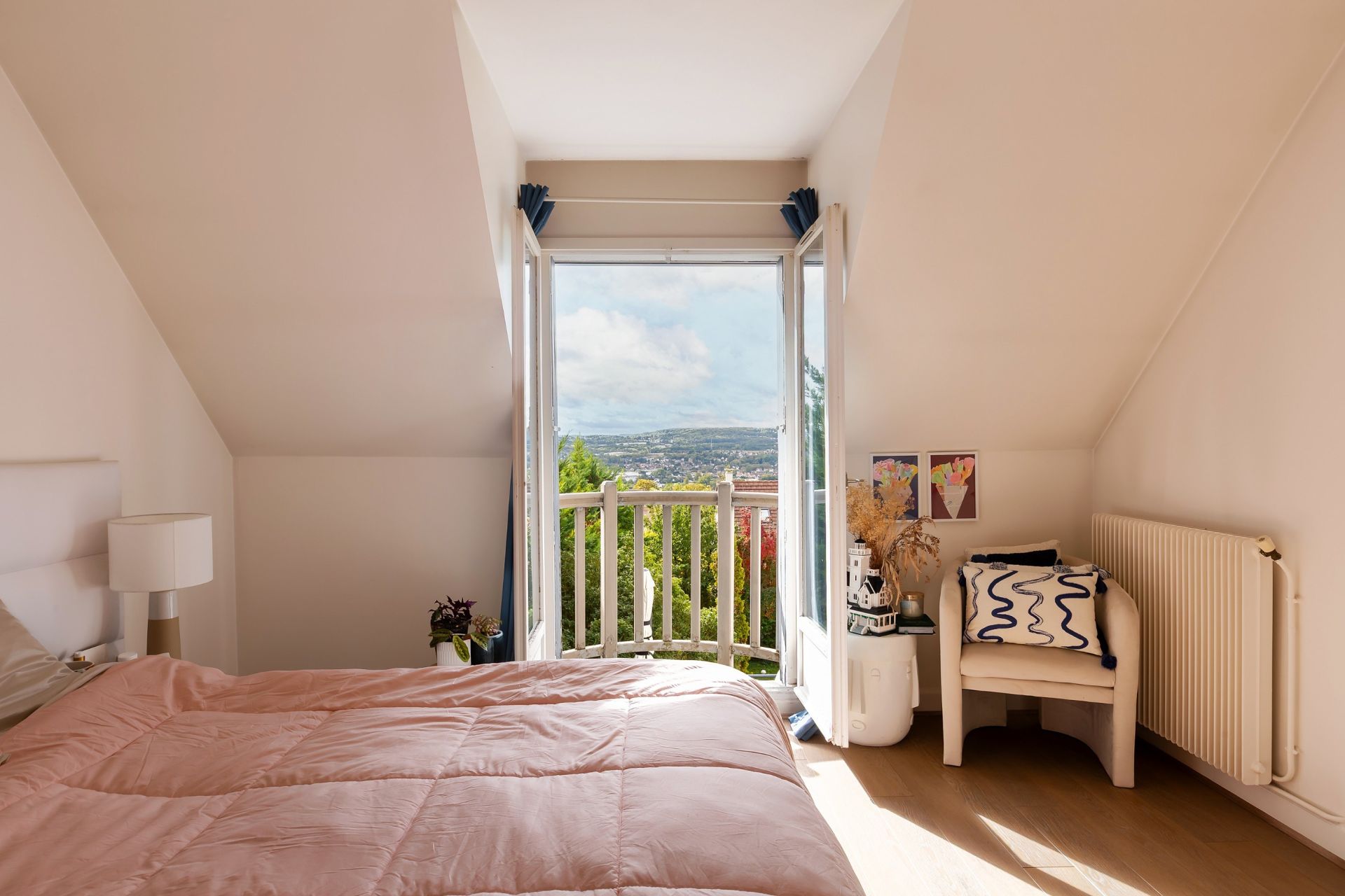 house 10 Rooms for sale on TRIEL SUR SEINE (78510)