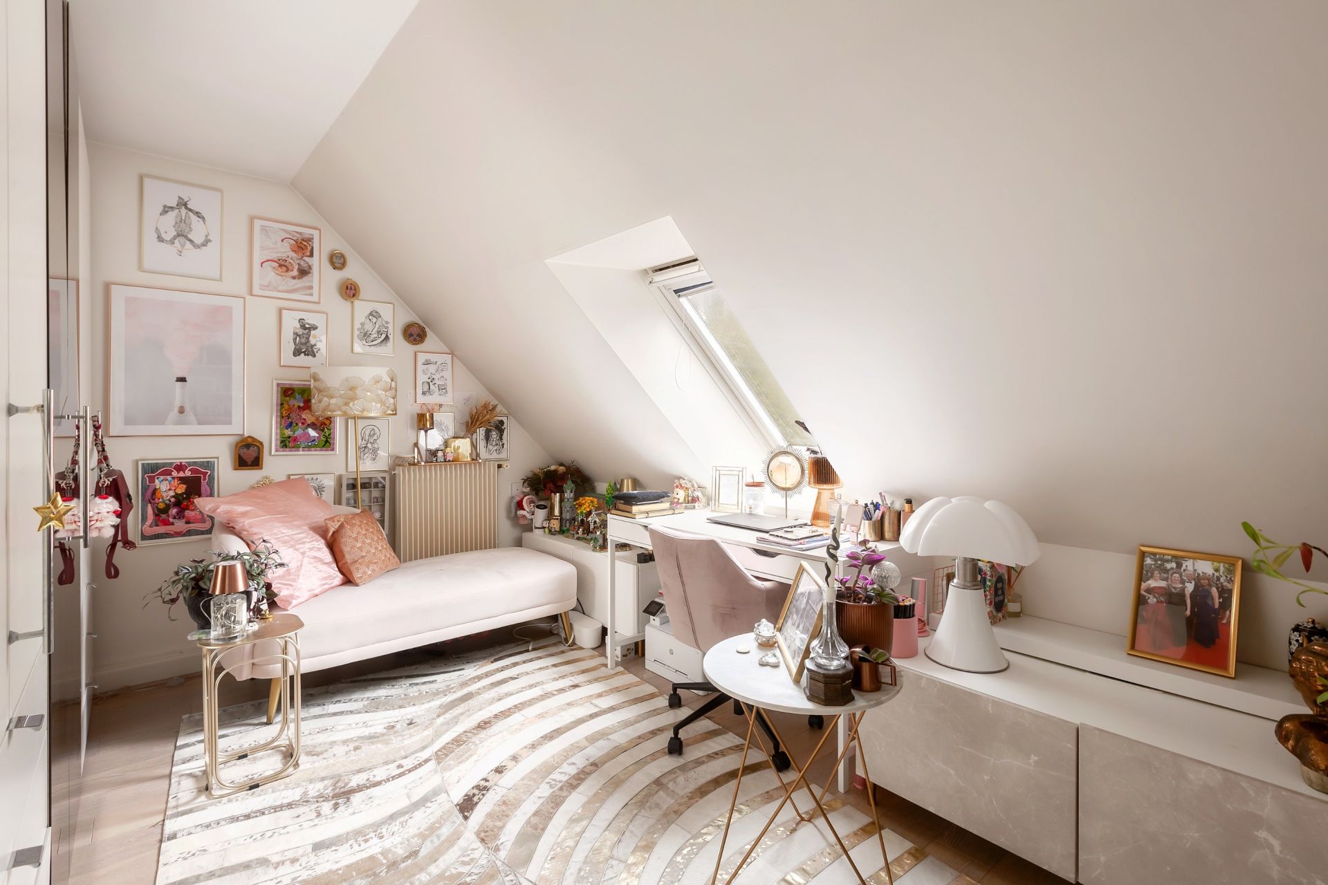 house 10 Rooms for sale on TRIEL SUR SEINE (78510)