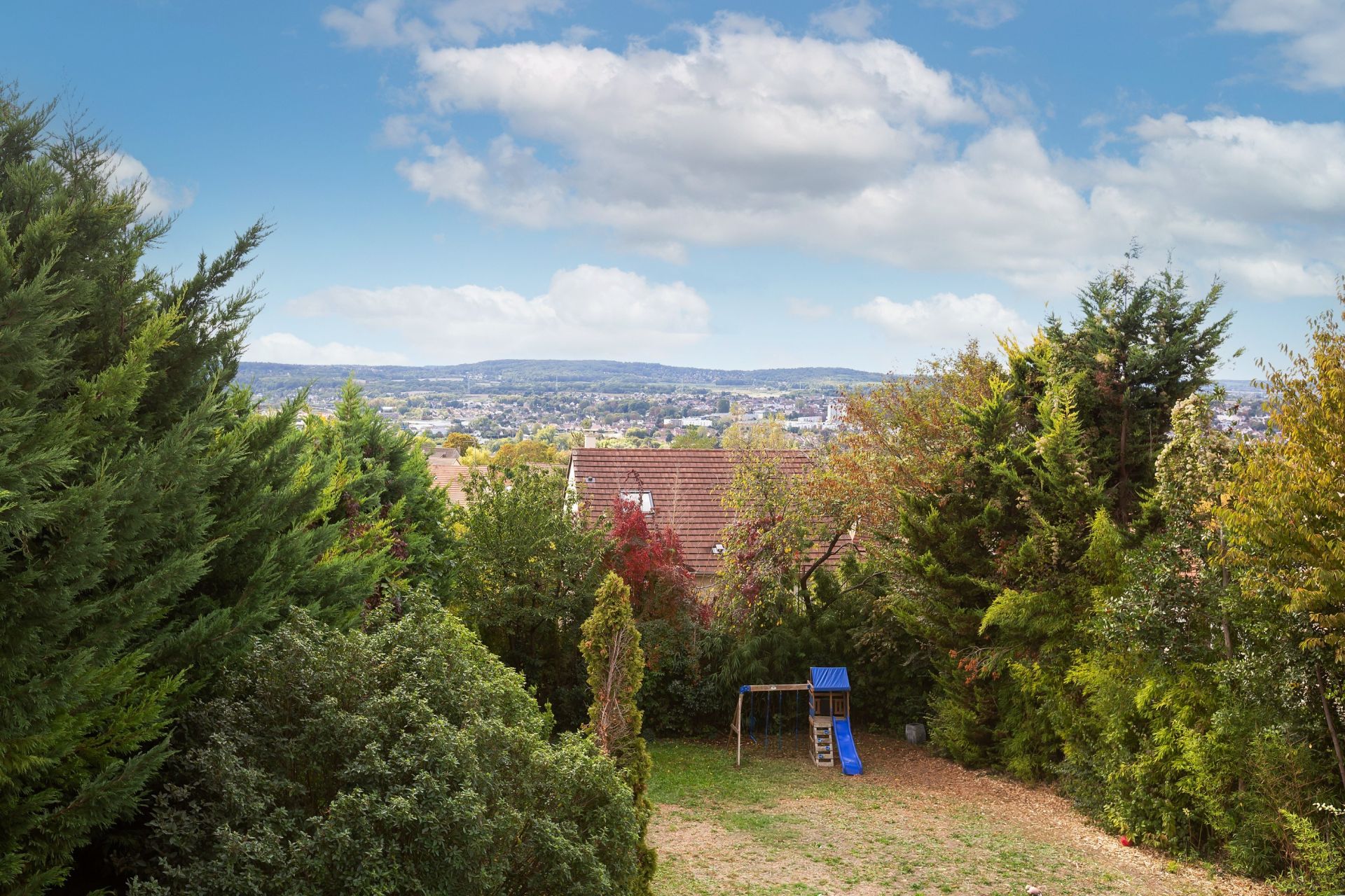 house 10 Rooms for sale on TRIEL SUR SEINE (78510)