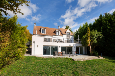 Sale House Triel-sur-Seine 10&nbsp;Rooms 386&nbsp;m²