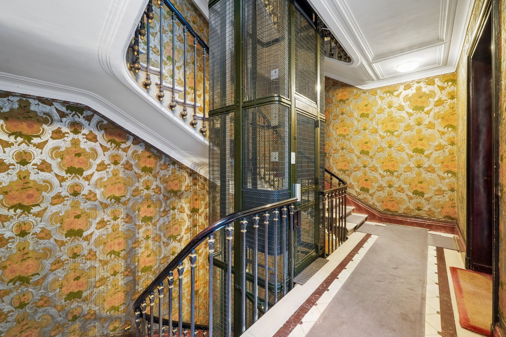 apartment 7 Rooms for sale on PARIS (75006)
