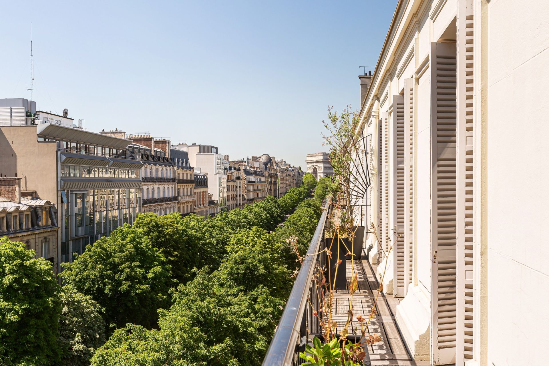appartement 17 Pièces en location sur PARIS (75008)