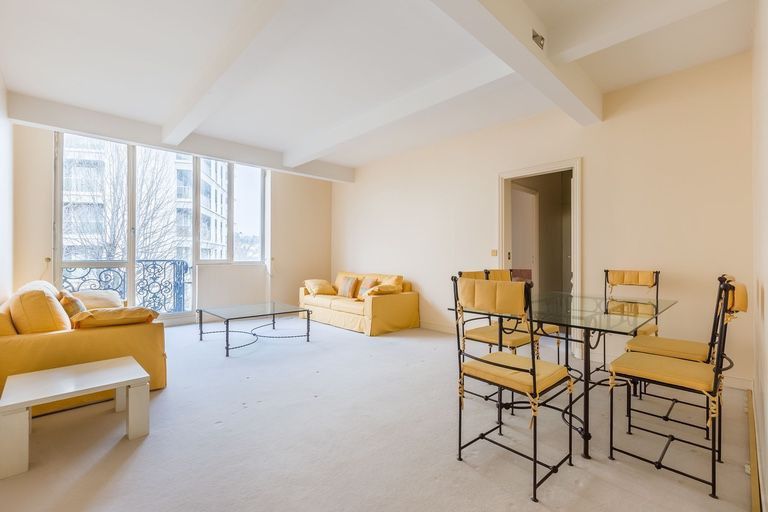 VICTOR HUGO / FOCH - 63 SQM.