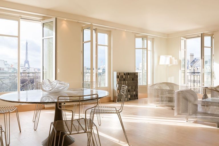 ROND-POINT DES CHAMPS-ELYSÉES - 136 SQM.